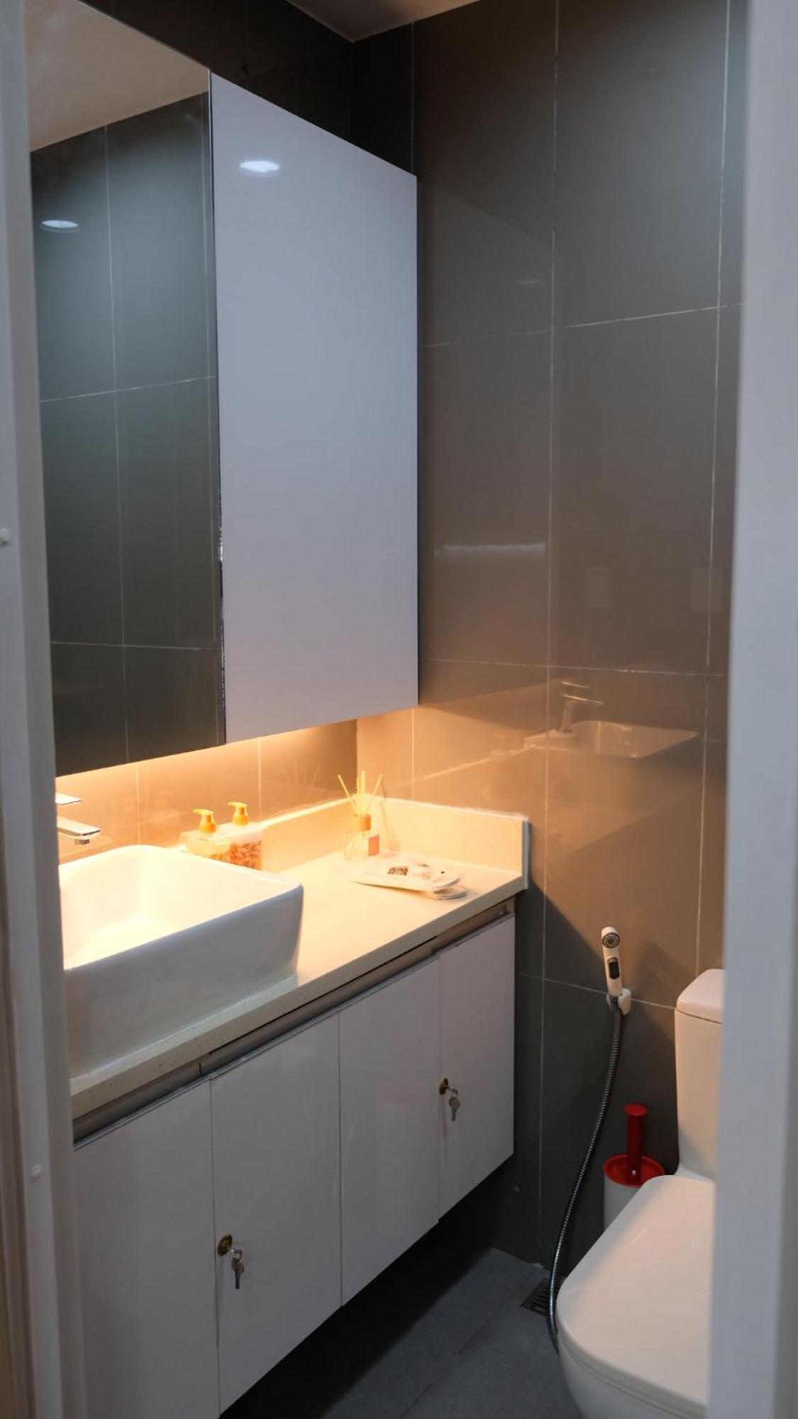 Air Makati Sophisticated Living 300 Mbps * Manila