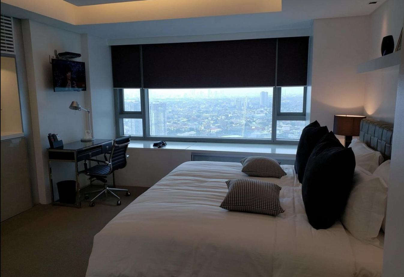 Air Makati Sophisticated Living 300 Mbps *
